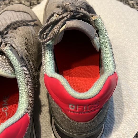New Balance Women's Gray Sneakers - Figs Edition - Picture 9 of 10